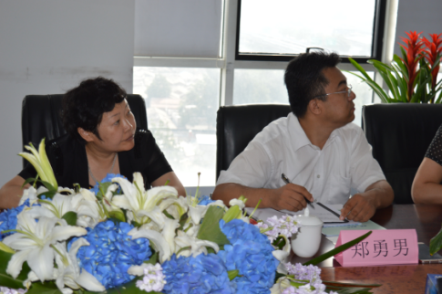 北京市委統(tǒng)戰(zhàn)部副部長(zhǎng)、市工商聯(lián)書記鄭默杰一行蒞臨仟億達(dá)集團(tuán)831999考察指導(dǎo)工作