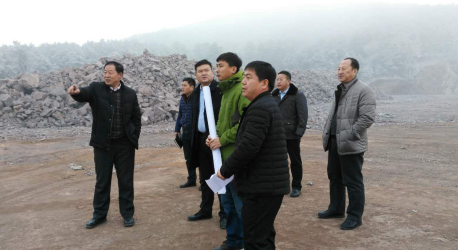 仟億達(dá)與葫蘆島市領(lǐng)導(dǎo)不畏嚴(yán)寒，共同實地考察勘測及選址