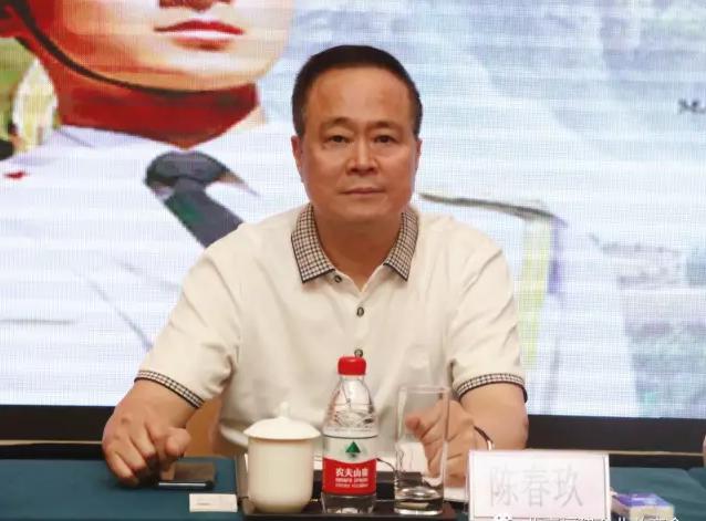 北京福建企業(yè)總商會黨委書記、會長陳春玖